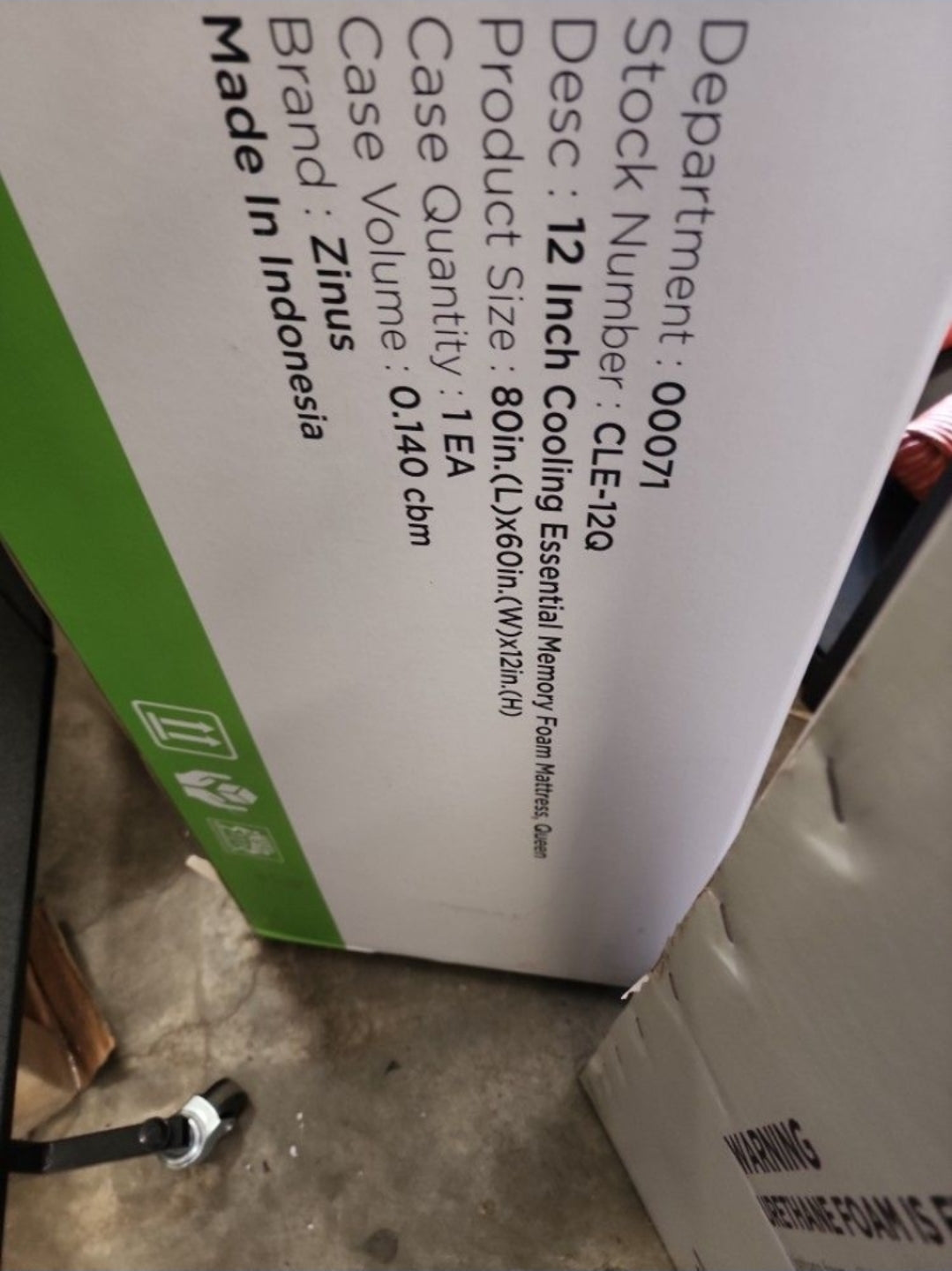 zinus 12 inch Cooling essentual memory foam mattress, Queen.