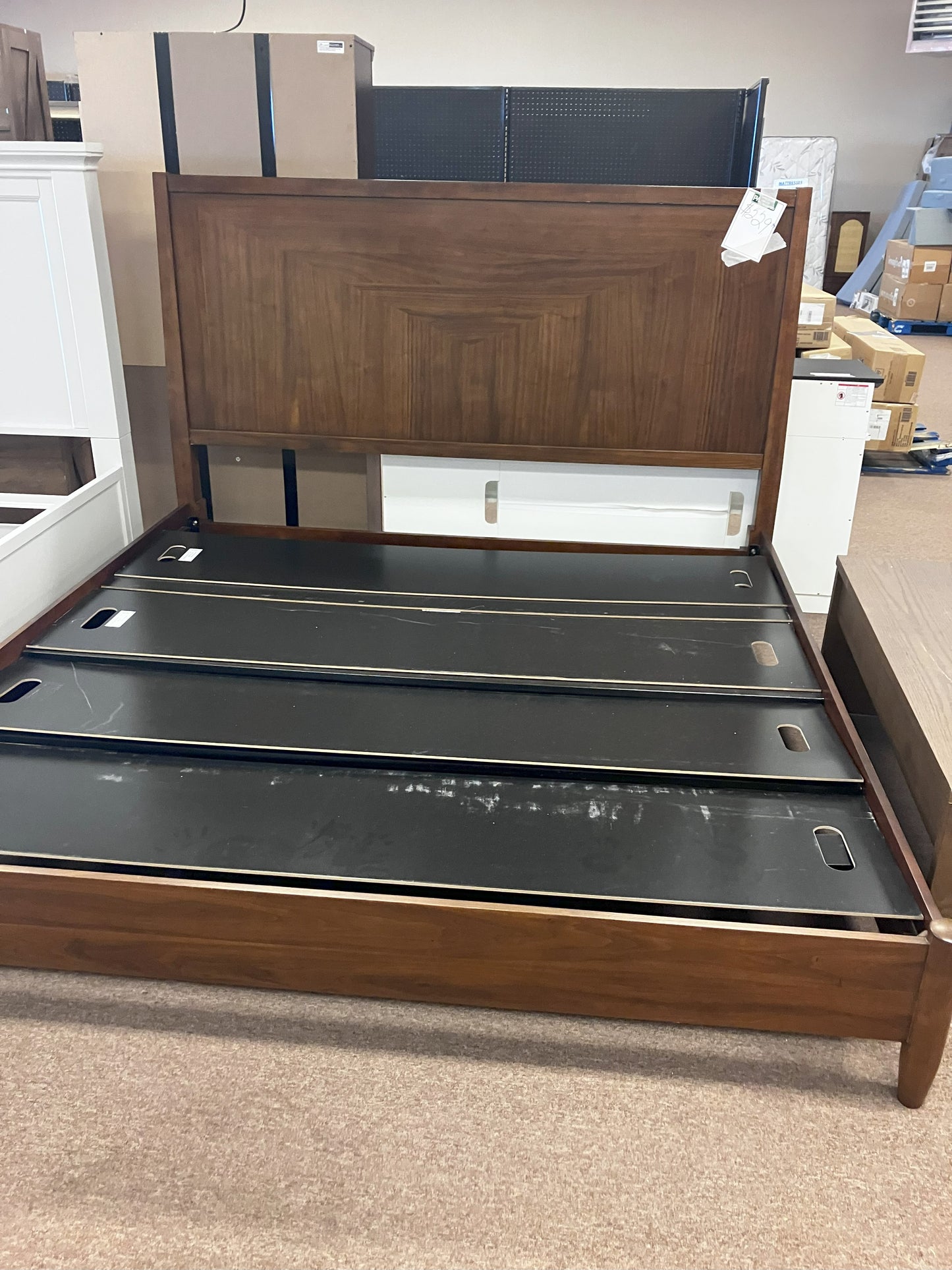 *Universal Broadmoore Powell Queen Bed