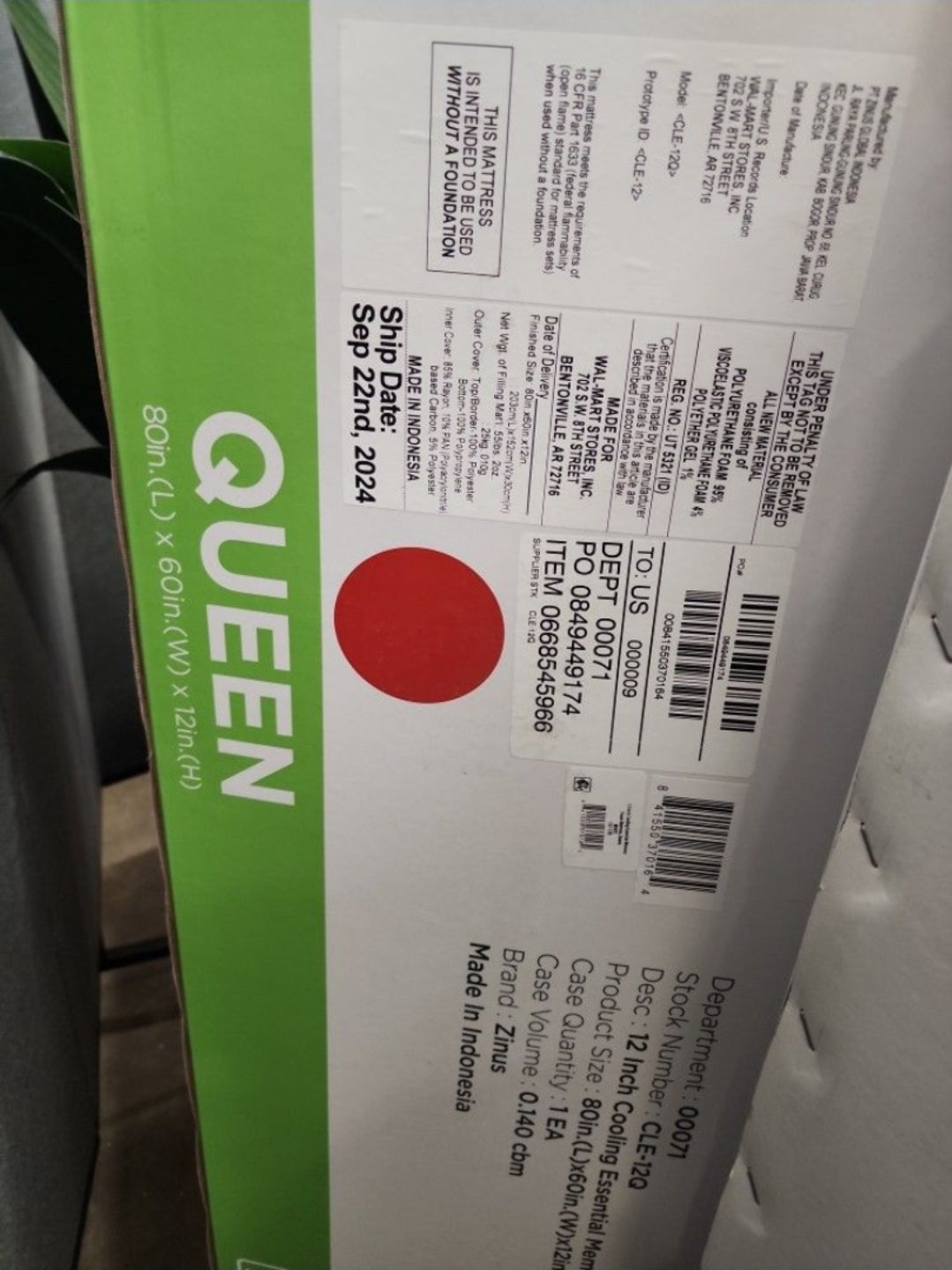 zinus 12 inch Cooling essentual memory foam mattress, Queen.