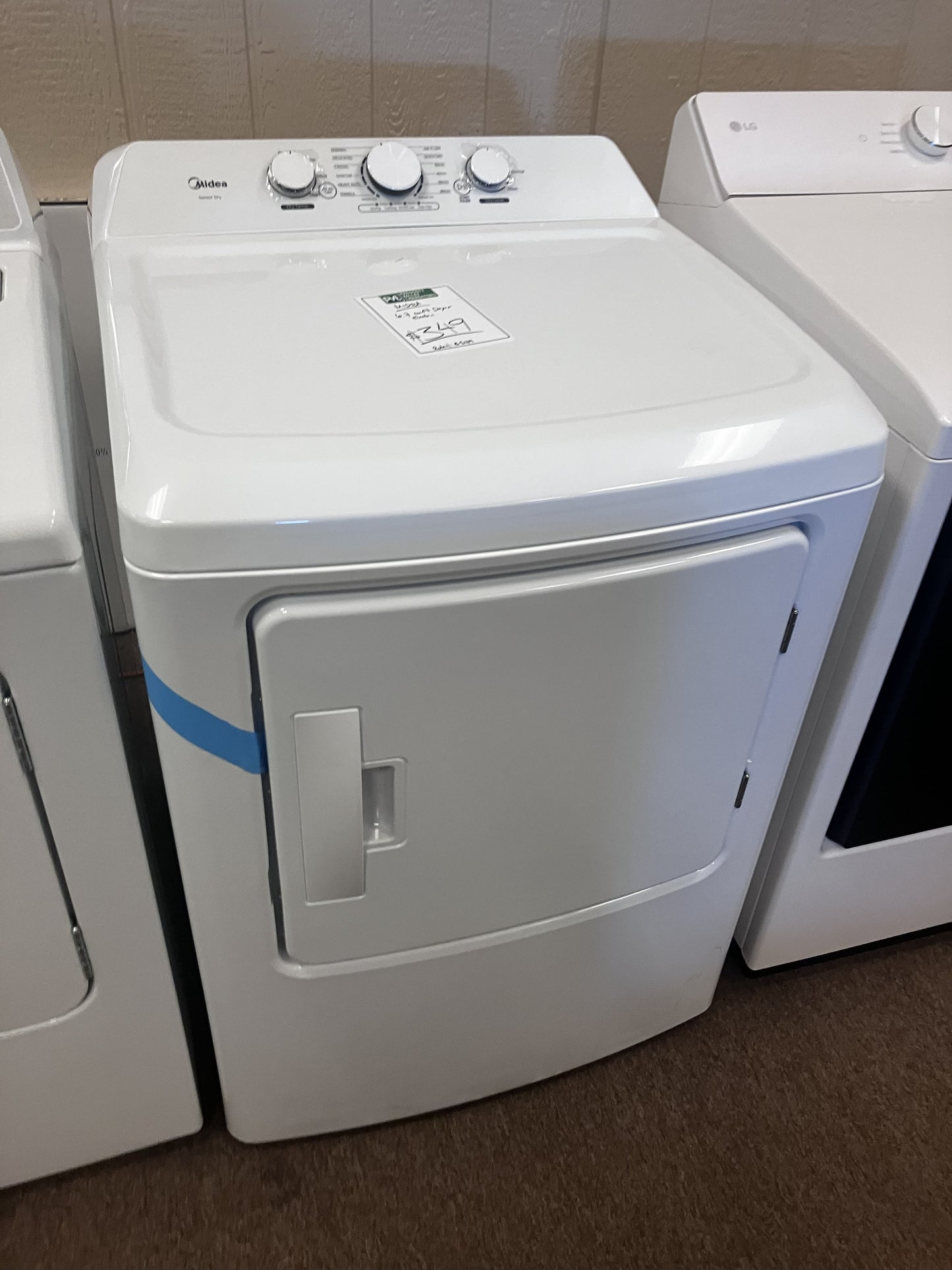 Insignia™ - 6.7 Cu. Ft. Electric Dryer with Sensor Dry - White